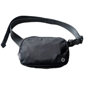 Lululemon Sporty Casual Black Everywhere Sling Belt Bag